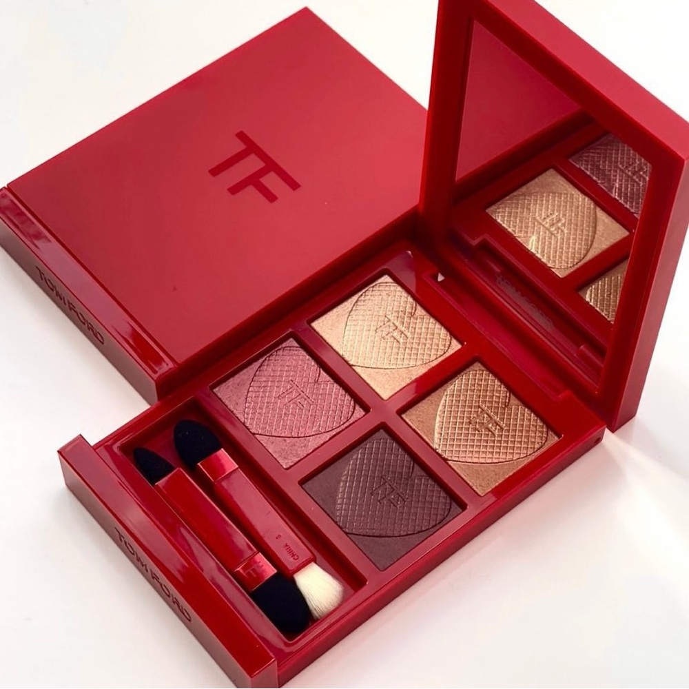 TOM FORD
Love Collection Eye Color Quad Eyeshadow Palette‎ Honey Moon